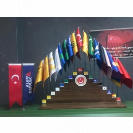17'li Türk Devletleri Masa Bayrağı